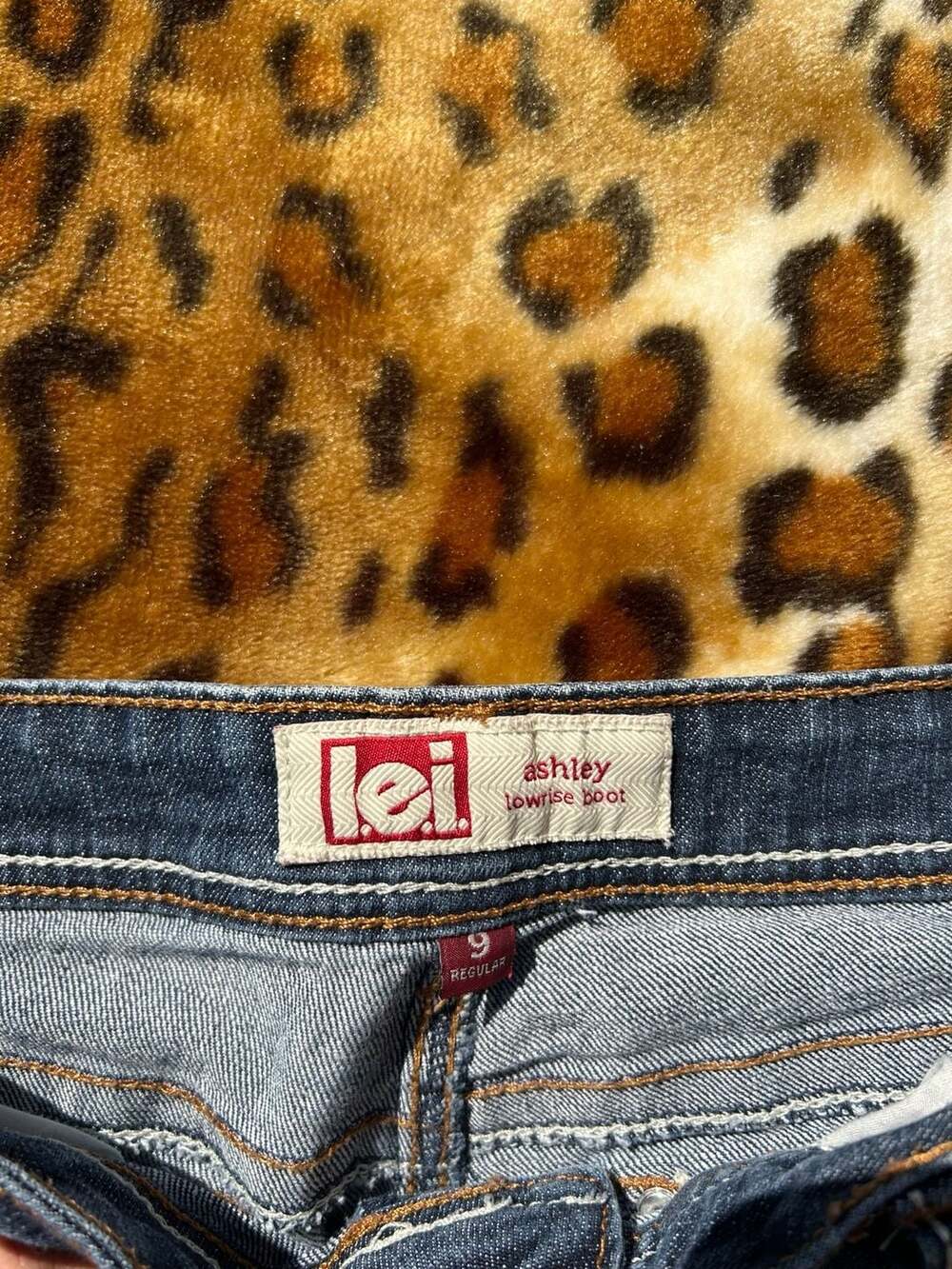 l.e.i. Ashley Low Rise Bootcut Jeans Y2K Flare Hollister VintageSize 9